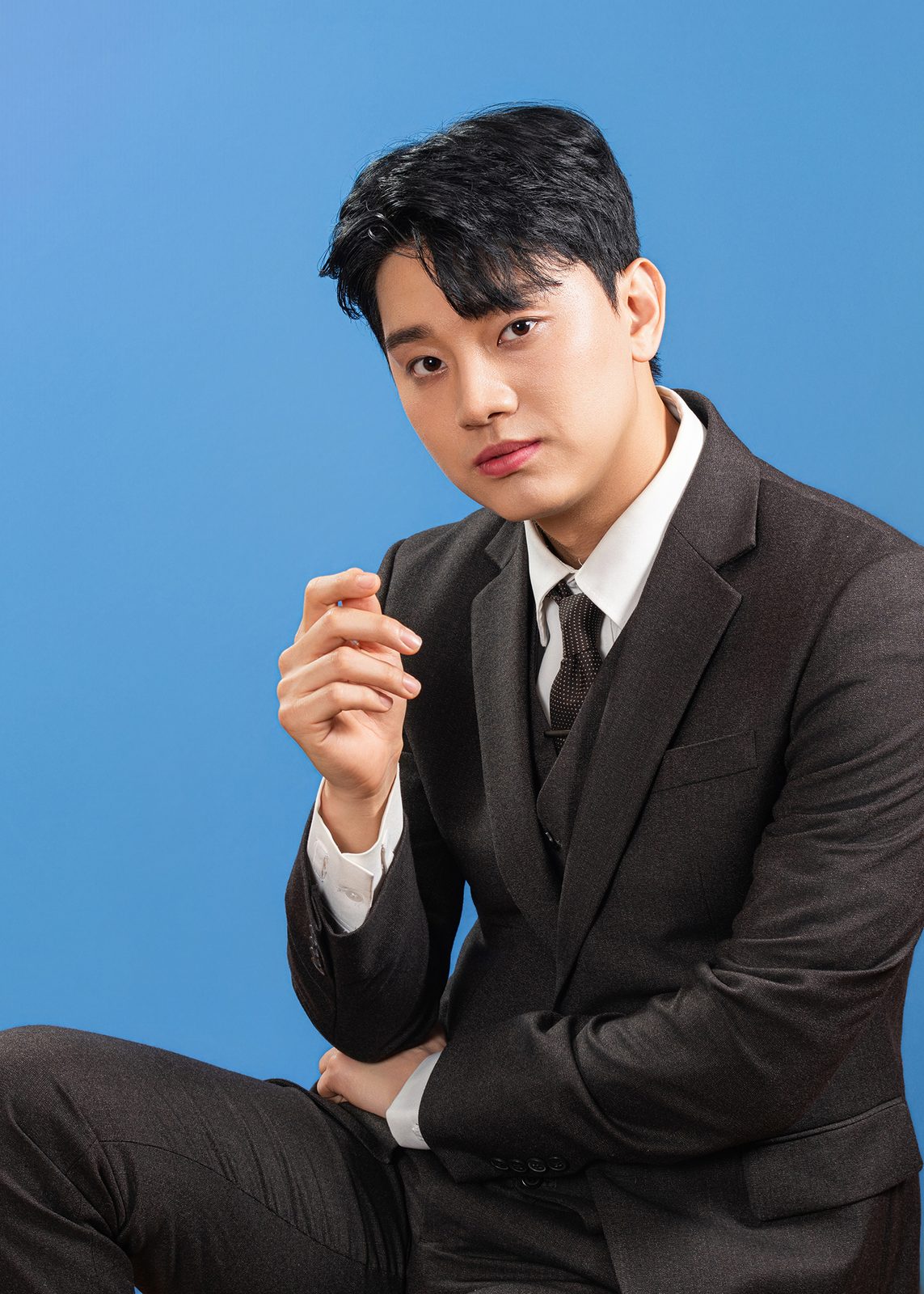 정면 프로필 — 촬영 스타일 예시