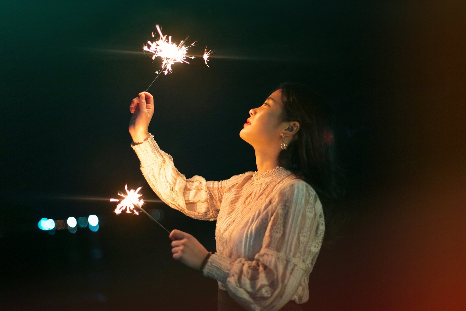 불꽃을 들고 찍은 밤 스냅 — 김스튜디오