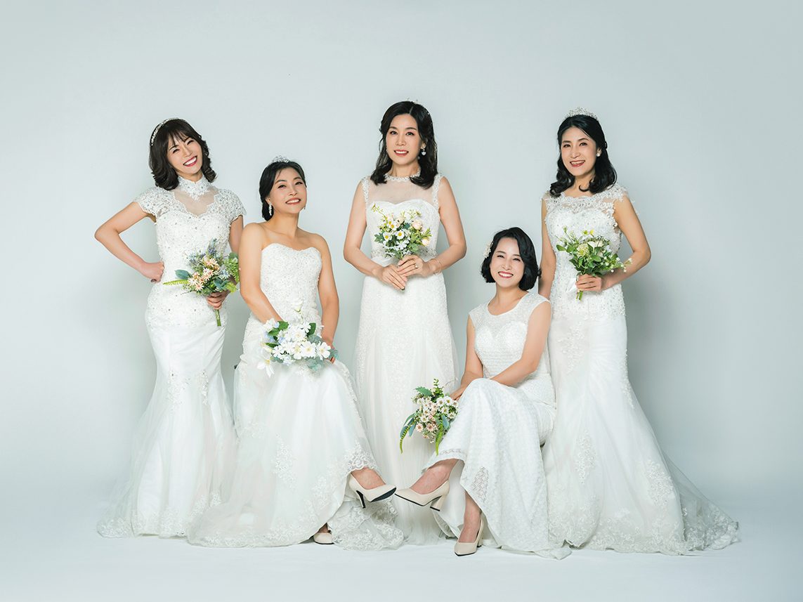 드레스 컨셉 클로즈업 — 촬영 스타일 예시