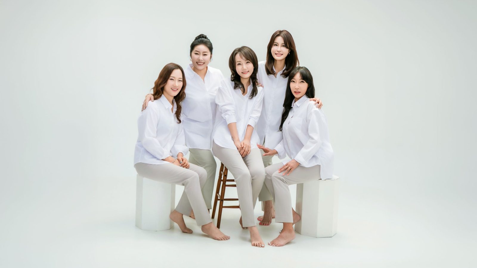 창원 우정사진, 다섯이 같은 옷을 입으면 어떻게 보일까 사진 5