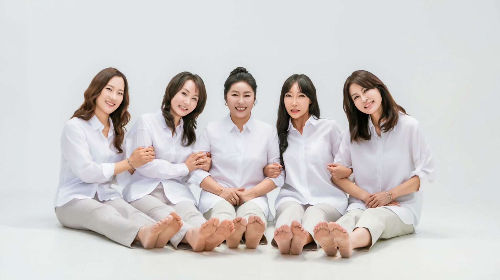 창원 우정사진, 다섯이 같은 옷을 입으면 어떻게 보일까 사진 10