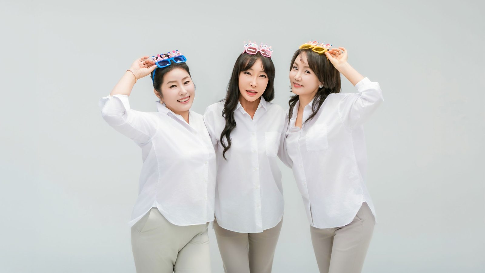 창원 우정사진, 다섯이 같은 옷을 입으면 어떻게 보일까 사진 11
