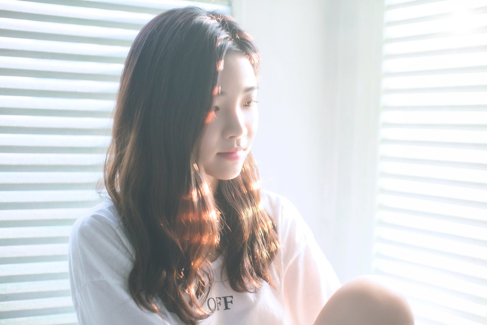 횡단보도에서 뒤돌아보는 한 걸음