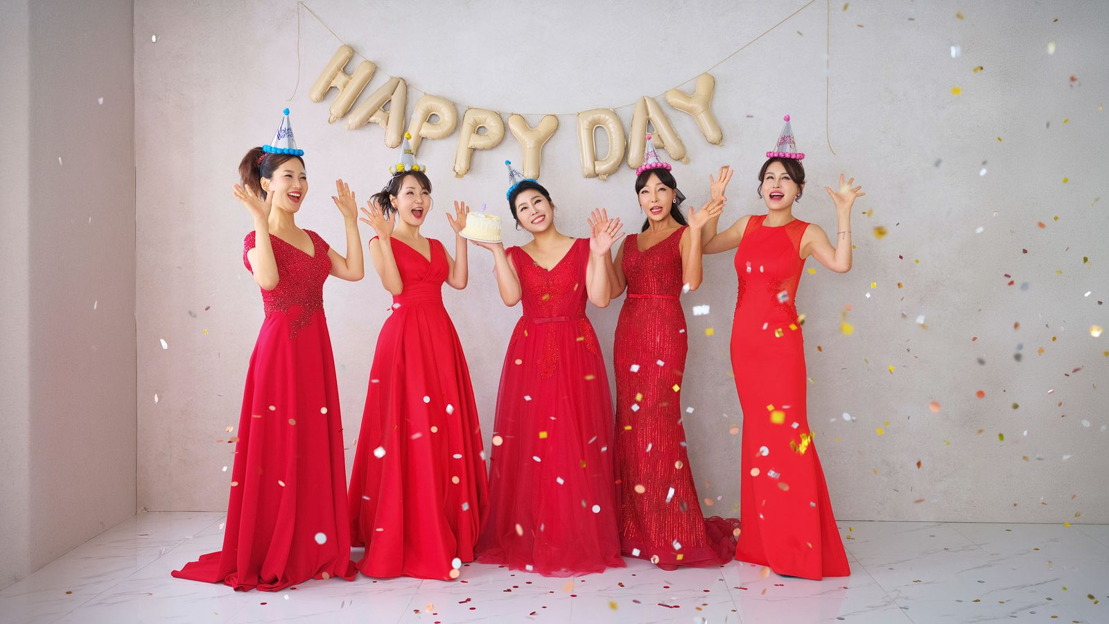 진주 우정사진 — 생일이 아닌 날에 가랜드를 단 이유 사진 7